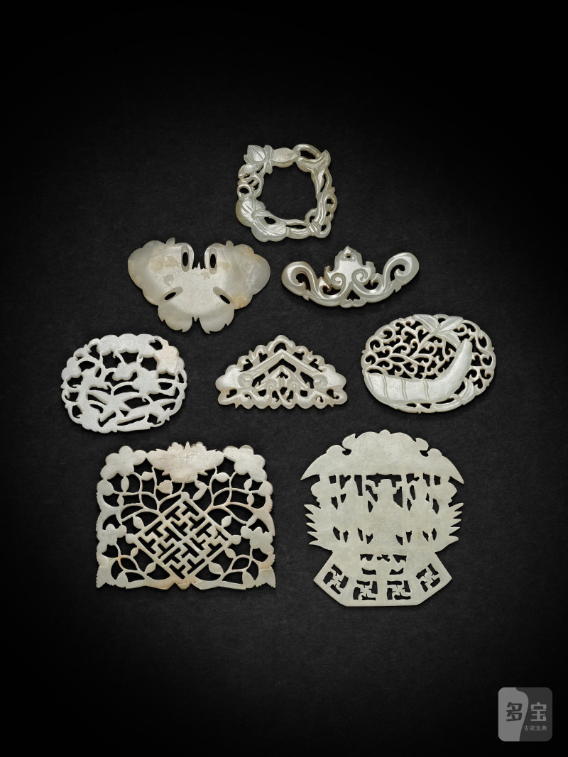 清　玉透雕飾件一組八件 | A GROUP OF EIGHT RETICULATED JADE ORNAMENTS - 图4